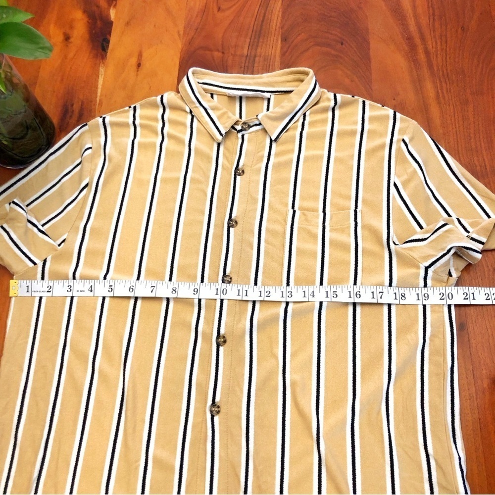 Double Zero Pastel Yellow Stripes Short Sleeves Button Down Shirt Blouse. Medium - Picture 9 of 12